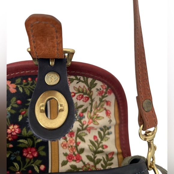 J.W. Hulme Crossbody Shoulder Bag Small - Picture 8 of 16